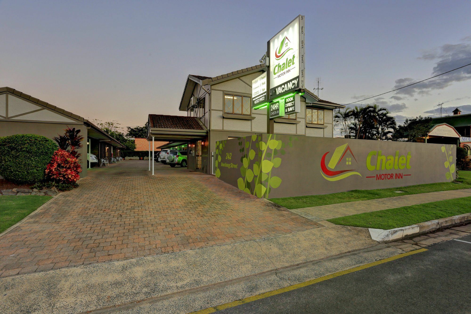 Chalet Motor Inn Bundaberg Eksteriør billede